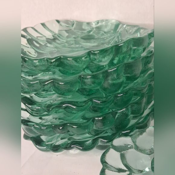6 Grape Design  candy dish, Clear glass with green hues - Picture 6 of 7